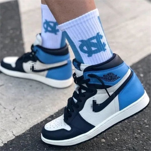 <span class=keywords><strong>Chaussures</strong></span> de <span class=keywords><strong>basket</strong></span>-ball AJ1 à tige haute, design Smoke Gray Panda Chicago, <span class=keywords><strong>chaussures</strong></span> de sport décontractées pour hommes et femmes, noir, blanc, bleu - Product Image 3