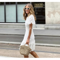 Robe en dentelle crochet blanche pour femme, manches courtes, coupe trapèze, longueur midi, idéale pour l'été et les vacances, marque privée