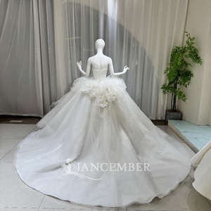 Robe de mariée Lsoy073 en tulle bouffant effet nuage, sans bretelles, avec fleurs de camélia 3D, pour mariée de jardin Jancember - Product Image 5