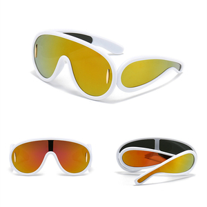 Peeqi New Girl Hot montatura grande un pezzo Cool <span class=keywords><strong>occhiali</strong></span> <span class=keywords><strong>da</strong></span> <span class=keywords><strong>sole</strong></span> Y2K futuristico Punk Outdoor giallo <span class=keywords><strong>occhiali</strong></span> <span class=keywords><strong>da</strong></span> <span class=keywords><strong>sole</strong></span> 2024 - Product Image 3
