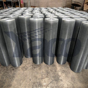 Рулон оцинкованной сварной сетки с квадратными ячейками 6x6 мм для клеток для птиц и борьбы с кротами, доступна услуга нарезки по размеру - Product Image 5