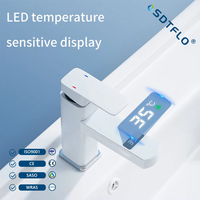 Robinet de bassin d'eau chaude et froide intelligent personnalisé Robinet de chauffage électrique instantané Affichage de la température Robinet de bain de bassin de salle de bain
