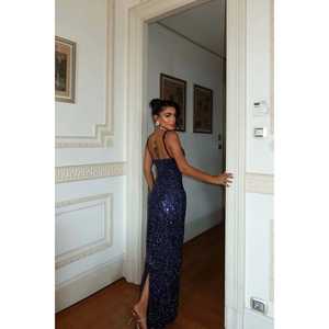 ชุดราตรีสีน้ำเงินกรมท่าทรงเอไลน์แบบมีสายรัดประดับเลื่อม ดีไซน์หรูหราโรแมนติก ยาวกรอมพื้น เหมาะสำหรับงานพิธีการและงานเลี้ยง - Product Image 1