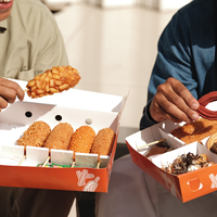 Boîte à hot-dogs personnalisée en carton kraft jetable biodégradable, boîte alimentaire à réponse rapide pour l'emballage, capacité 5 hot-dogs