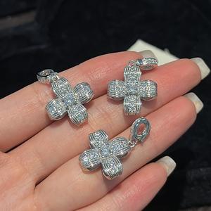 Colgante de Plata Pura S925 Tallado, Estilo Francés Simple, Diseño Medieval Vintage de Pequeñas Flores, Amuletos con Patrón de Números a la Moda - Product Image 2