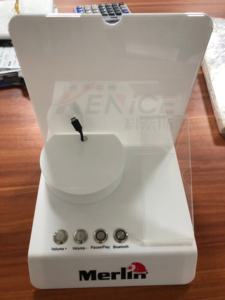 Estantes <span class=keywords><strong>de</strong></span> exhibición <span class=keywords><strong>de</strong></span> <span class=keywords><strong>altavoces</strong></span> <span class=keywords><strong>de</strong></span> acrílico personalizados <span class=keywords><strong>de</strong></span> fábrica con soporte para tarjetas publicitarias Exhibición <span class=keywords><strong>de</strong></span> soporte <span class=keywords><strong>de</strong></span> Perspex <span class=keywords><strong>de</strong></span> diseño moderno para uso en tienda <span class=keywords><strong>de</strong></span> escritorio - Product Image 2