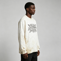 Sweat-shirt col rond effet craquelé ivoire, imprimé graffiti étoile Kornit DTG, style vintage streetwear