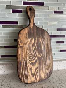 Planche à découper en bois artisanale avec une construction en bois d'acacia et en bois de manguier offrant une durabilité écologique - Product Image 2