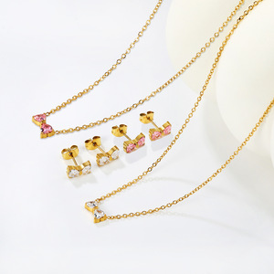 Conjunto de aretes y collar de acero inoxidable con lazo para mujer, joyería de fiesta con diamante blanco y piedra rosa. - Product Image 1