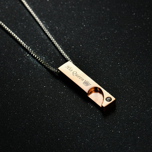 Collares de Pareja con Corazón 'Rey y Reina', en Oro Rosa Negro con Bisel de 35mm, para Regalo o Uso Diario - Product Image 3