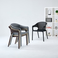 La Chine chaise de salle à manger en plastique incassable personnalisée chaise en plastique bon marché pour restaurant