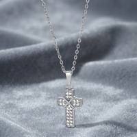Lot de Colliers Croix Pavé en Acier Inoxydable Plaqué Or 18K – Assortiment de Bijoux Inspirants en Gros pour Détaillants