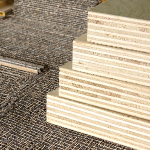 Madera contrachapada con revestimiento de película de alta calidad, diseño moderno, chapa de núcleo a prueba de agua, madera contrachapada de encofrado de Vietnam - Product Image 2