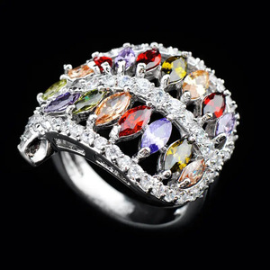 Anello di Lusso con Zirconi Colorati a Forma di Marquise per Donne, Elegante Gioiello da Dito alla Moda - Product Image 4