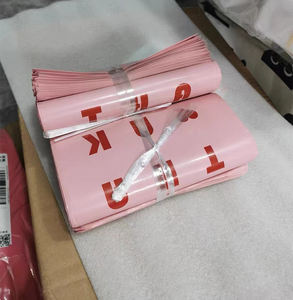 Bolsas de correo de ropa respetuosas con el medio ambiente con logotipo personalizado, bolsas de plástico de mensajería rosa para camisetas, sudaderas con capucha, calcetines, zapatos - Product Image 6