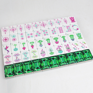 Set di Mahjong Americano Personalizzato a Quattro Strati in Acrilico Verde Smeraldo, Ecologico e Durevole per Interni - Product Image 4