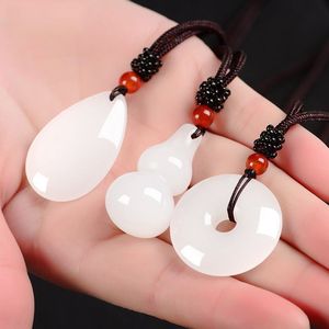 Venta directa de fábrica y venta al por mayor de hebillas de seguridad, incluyendo colgantes de hebillas de seguridad en oro y jade blanco. Transmisión en vivo - Product Image 3