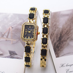 Women's Exquisite Diamond <strong>Rectangular</strong> Quartz Watch Set <strong>Seiko</strong> Movement Small Sugar Cube Bracelet Popular Square Alloy Case Charm - Product Image 1