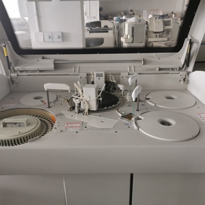 <span class=keywords><strong>Hitachi</strong></span> 7180 (<span class=keywords><strong>917</strong></span>) используется Восстановленный автоматизированный анализатор биохимии - Product Image 3