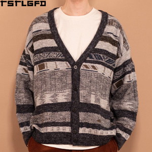 Cardigan en tricot Fair Isle coupé et cousu pour homme, multicolore, vintage années 90, col en V, streetwear, pulls pour homme, fabricants en gros - Product Image 4
