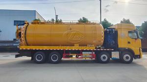 Camion de dragage à jet combiné Yuchai 500HP, réservoir d'eaux usées de 33m³ sur châssis Liuzhou pour le nettoyage des canalisations municipales et le dragage des boues de rivière - Product Image 5