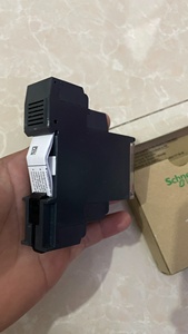 Relais de contrôle de tension triphasé RM22TR33 RM22 380-480V AC Harmony - Product Image 4