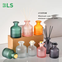 Bouteille de diffusion de parfum en verre de diffuseur de roseau d'arôme colorée personnalisée de 130 ml 250ml de luxe ronde claire et noire mate