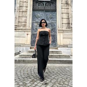 Ensemble pantalon et haut court noir sans bretelles boutonné pour femme – Collections de costumes en gros - Product Image 4