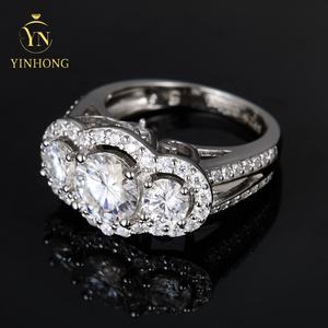 Klassischer 2ct Oval Brilliant Moissan ite Diamantring mit Vvs Oval Moissan ite Modischer leichter Luxus Ehering - Product Image 2