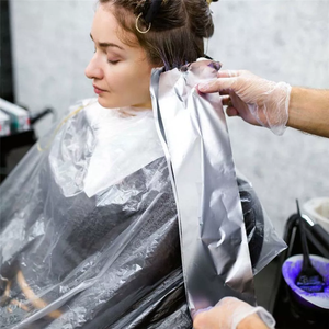 Cape de coiffeur automatique <span class=keywords><strong>jetable</strong></span> Cape de coupe de chemisier en <span class=keywords><strong>plastique</strong></span> pour salon de coiffure Machine de fabrication - Product Image 5