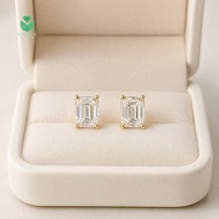 Boucles d'oreilles clous classiques Betterstar en diamant de laboratoire taille émeraude couleur D, plaqué or 14 carats, certifiées IGI, solitaires pour femme