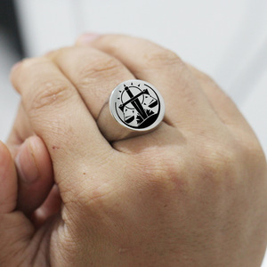 Bague minimaliste ronde gravée au laser, motif soleil et équilibre, en or, pour homme, cadeau, design géométrique constellation, 22 mm - Product Image 2