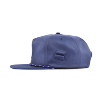 Topi Baseball Organik Model Flat Brim Gaya Trendy Street Style dengan Hiasan Badge Bundar untuk Pria Wanita, Cocok untuk Kegunaan Sehari-hari