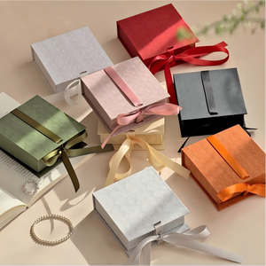 Caja de Embalaje de Joyería en Forma de Libro con Cinta de Alta Calidad, Material de Papel con Troquelado y Estampado en Caliente para Regalo de Boda - Product Image 2