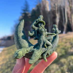 หินแกะสลักธรรมชาติสำหรับขายส่ง หินเซอร์เพนไทน์สีดำรูปพระจันทร์สำหรับตกแต่งบ้าน - Product Image 1