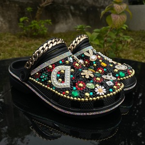 2026 New European American Fashion Brand Simple <b>Clogs</b> Handmade Inlaid Diamond Slippers for Women French Style Ladies Slippers - Product Image 3