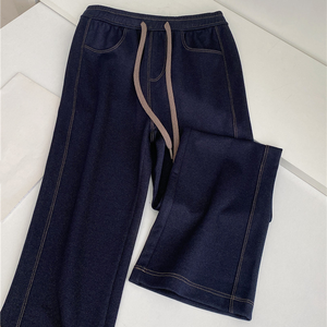 Vaqueros acampanados para mujer, elegantes y con estilo. - Product Image 5