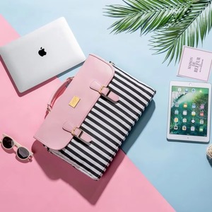 Muestras Gratis de Mochilas Premium Impermeables para Portátiles con Logotipos Personalizados para Empresas, Universidades y Retiros a Precios de Mayoreo - Product Image 3