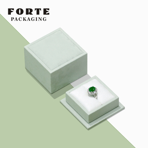 Caja de Regalo para Joyería con Logotipo Personalizado Forte Packaging, Caja de Empaque de Joyería de Cuero PU Verde de Alta Gama, Cajas de Joyería de Anillos de Moda de Lujo - Product Image 4