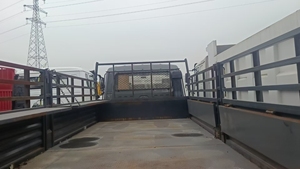 Camión de carga Dongfeng 6x6 30ton Camión de plataforma plana de transporte HOWO usado nuevo - Product Image 2