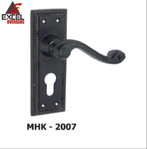 Manija de latón moldeable con acabado negro étnico en diseño de placa de base para instalaciones estándar de puertas, precio mayorista - Product Image 2