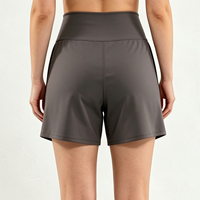 Shorts pour femmes à taille mi-haute avec poches, pantalons courts décontractés et sportifs pour l'entraînement, les sports et les activités de plein air