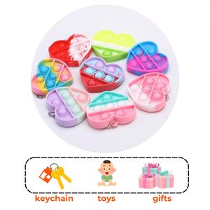 Porte-clés unisexe en silicone anti-stress en forme de cœur à bulles, jouet sensoriel pour enfants et adultes, idéal comme cadeau pour sacs de fête - Product Image 2