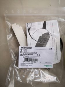 有货 SR2USB01 带USB接口的PC编程电缆 <span class=keywords><strong>3</strong></span>米扁平带状电缆-SR3B261BD - Product Image 1