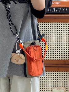 Sac de randonnée léger et minimaliste, petit sac fourre-tout à bandoulière pour les courts trajets, pochette à fermeture éclair rayée pour téléphone, unisexe, à porter autour du cou ou en bandoulière - Product Image 4