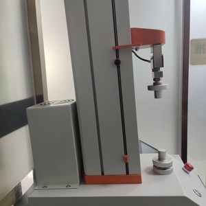 Máquina de prueba de tracción de precisión para medir la resistencia y el alargamiento del polímero para materiales plásticos - Product Image 5