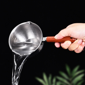Mini casserole à poignée en bois de rose conviviale, en acier inoxydable 304, double bec, isolée thermiquement pour une manipulation sécurisée de l'huile chaude, compatible <span class=keywords><strong>gaz</strong></span> et induction - Product Image 5