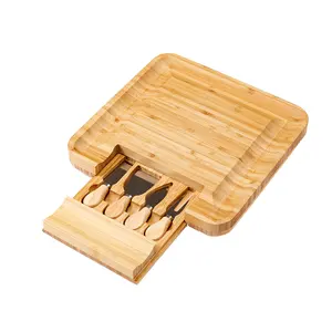 Toptan peynir tahtası ve masa bıçak set-Bambu peynir tahtası peynir araçları ile, peynir tabağı Charcuterie tabağı mutfak eşyaları seti ve 4 paslanmaz çelik kesme bıçakları