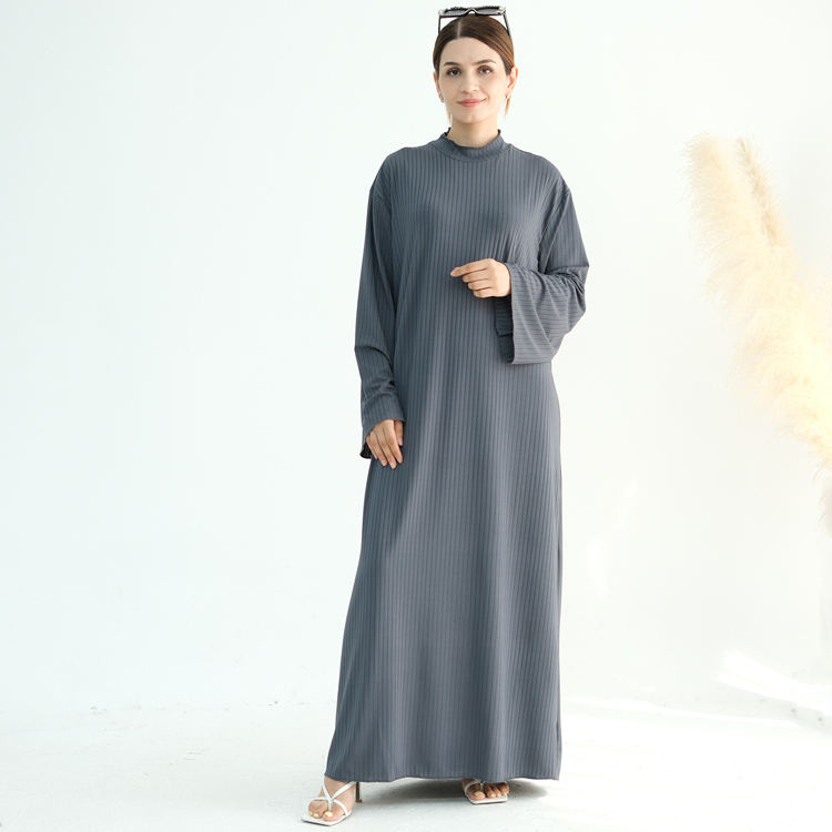 สีเทาเข้ม