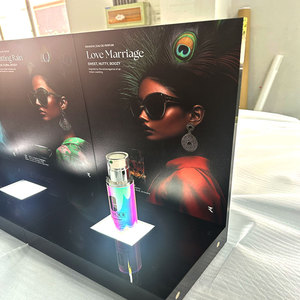 Soporte de exhibición cosmético acrílico de lujo para tiendas de maquillaje - Product Image 1